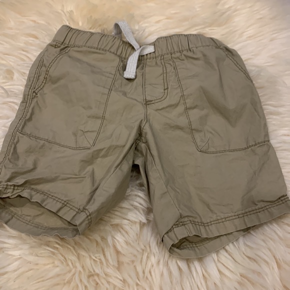 Old Navy Khaki and OshKosh B’Gosh Black Shorts in 3T - Picture 2 of 7